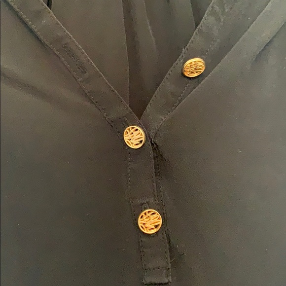 Simple black blouse - Picture 2 of 3